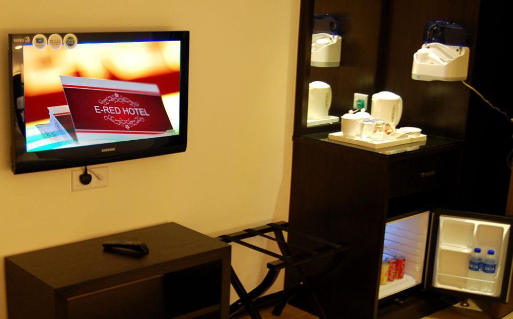 E-Red Hotel Bayu Mutiara Bukit Mertajam Bagian luar foto