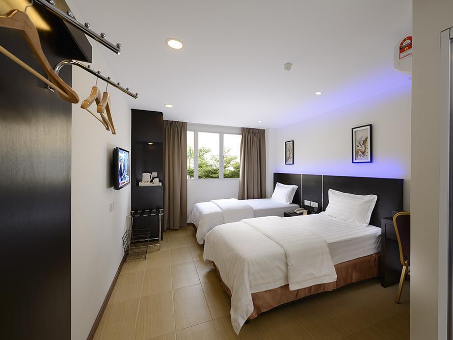 E-Red Hotel Bayu Mutiara Bukit Mertajam Bagian luar foto