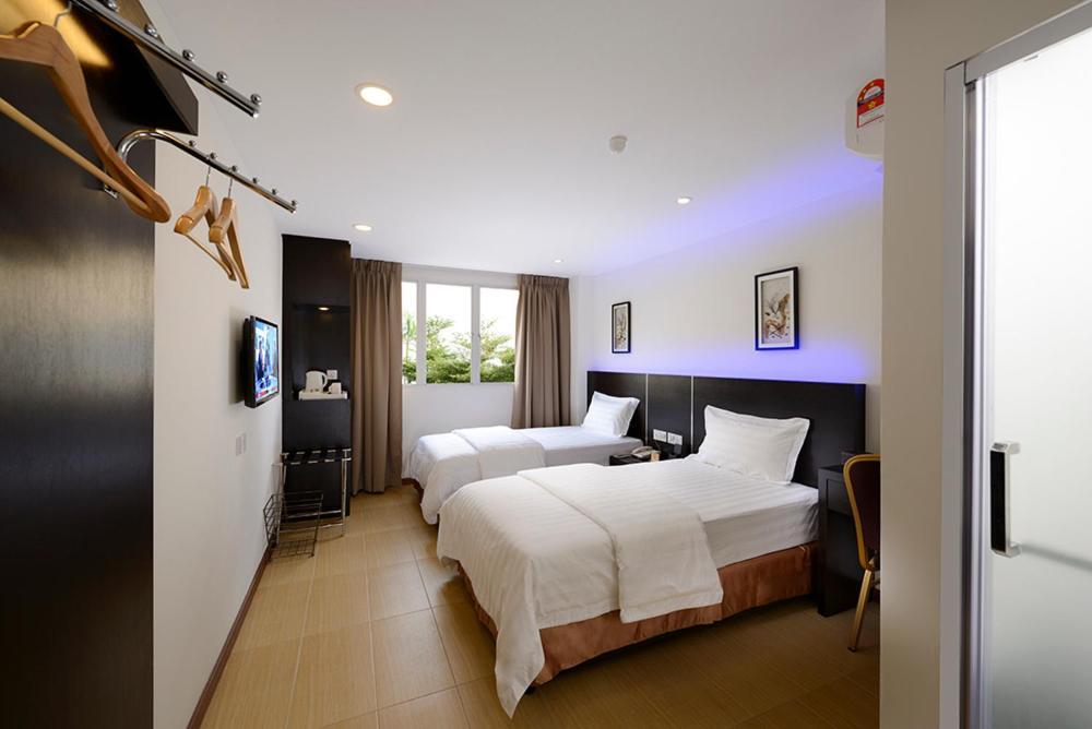 E-Red Hotel Bayu Mutiara Bukit Mertajam Bagian luar foto