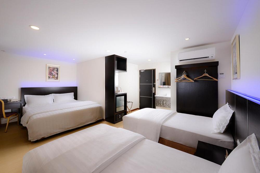 E-Red Hotel Bayu Mutiara Bukit Mertajam Bagian luar foto